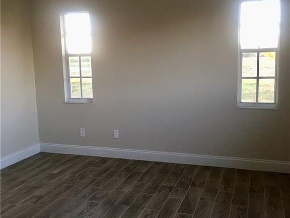 4th image of 1413 NE 1st Pl