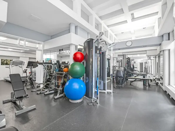 188 East 64th Street image 19 of 22