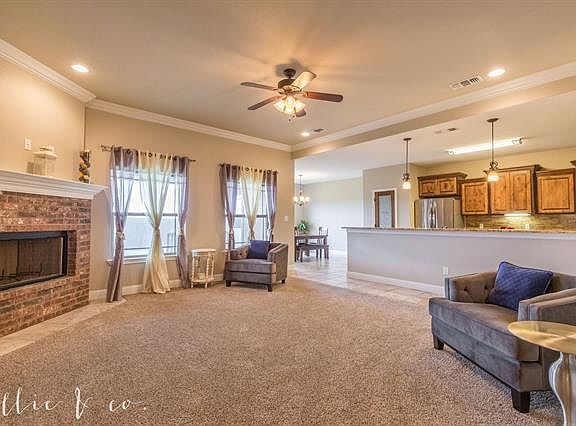 3rd image of 233 Southlake Dr