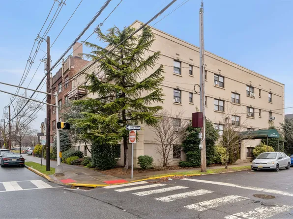 1080 Kennedy Blvd #33, Bayonne, NJ 07002