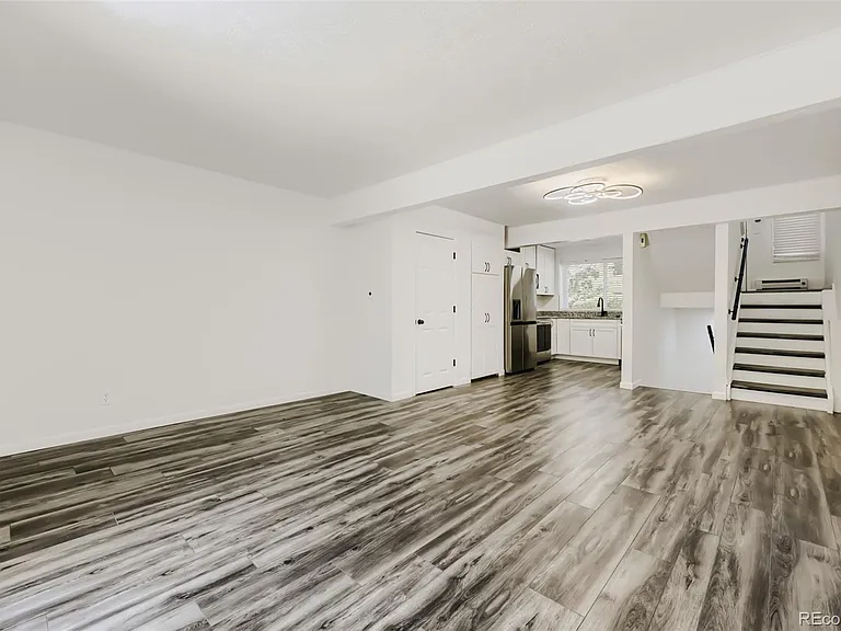1190 Poplar Ave — Photo 5