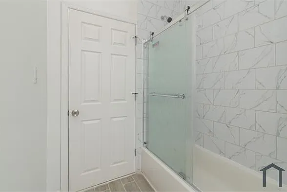 2225 W Lehigh Ave — Photo 13