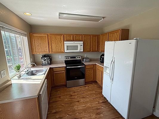 5th image of 2362 Morningview Ln
