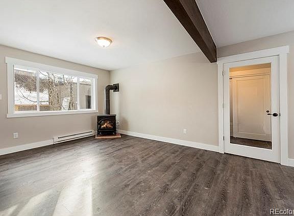 3rd image of 435 Emerald Ct
