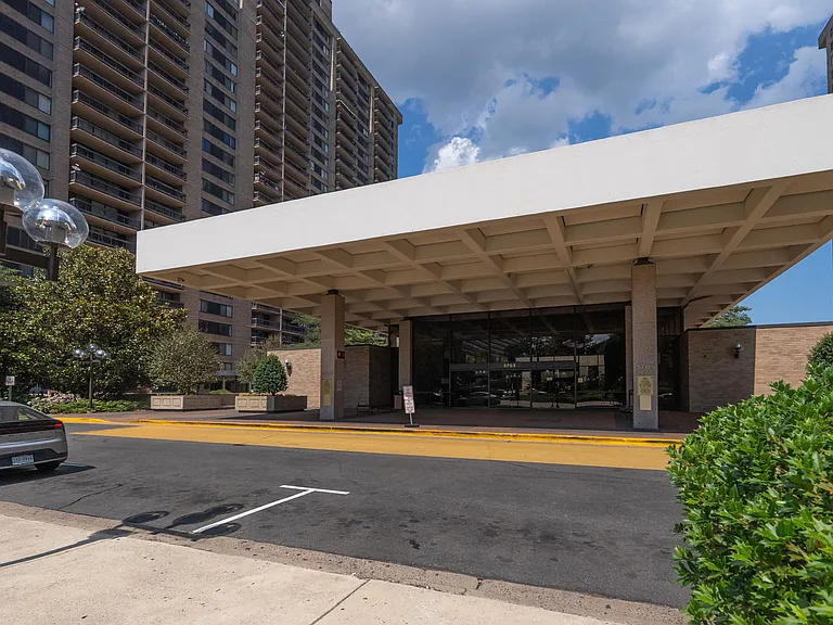 3701 S George Mason Dr — Photo 23