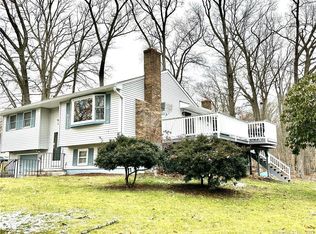 19 Carriage Dr, Lebanon, CT 06249