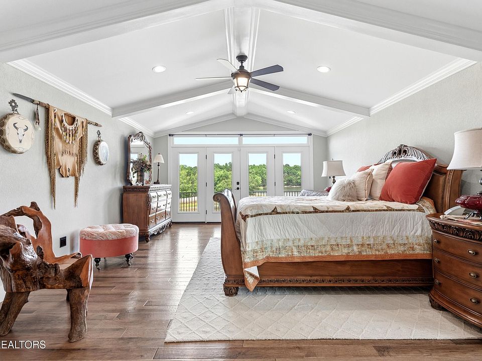 28th image of 401 Gholdston Dr