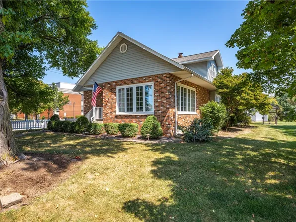 712 N 2nd St, Effingham, IL 62401