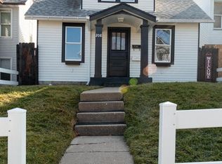 208 W 7th St, Muscatine, IA 52761