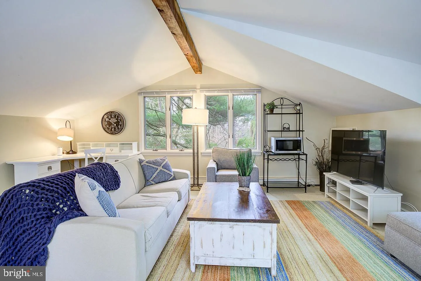 1 bed, 1.0 bath, 700 sqft, $3,250 — Photo 1