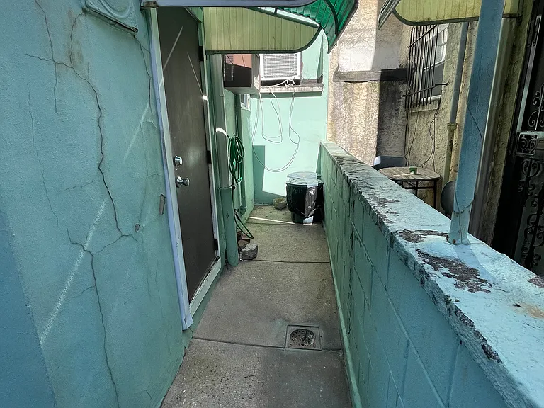1617 S Rosewood St — Photo 14