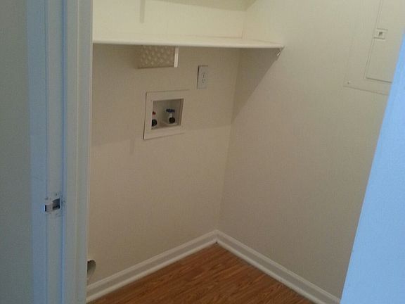 5th image of 10 Aspen Dr APT F