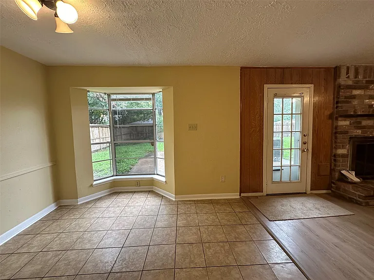 1937 Arcadia Dr — Photo 6