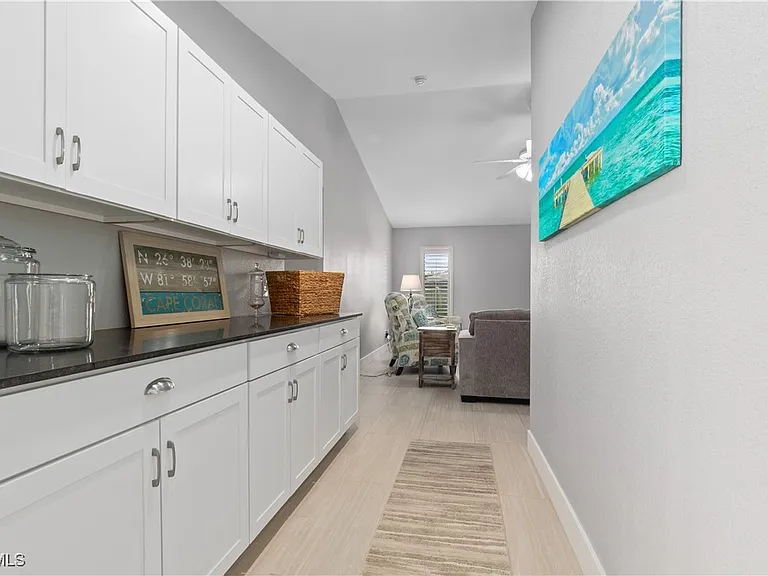 3425 SE 4th Ave — Photo 46