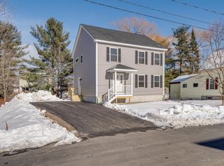 28 Van Vechten St, Portland, ME 04103
