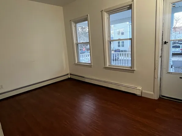 109 Park Ter #1, Bridgeport, CT 06604