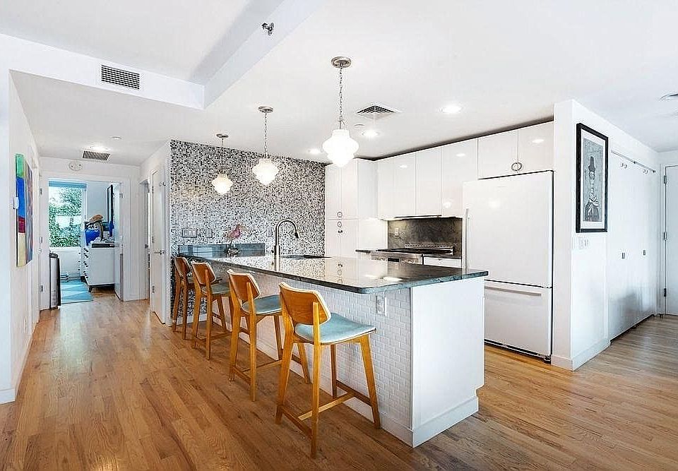 1st image of 75 Columbia St APT 1A