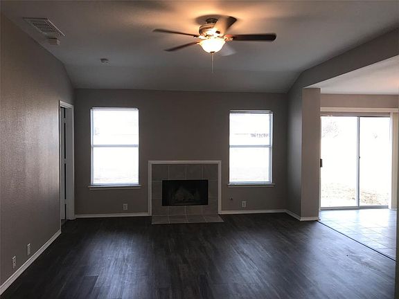 3rd image of 1821 Crested Butte Dr