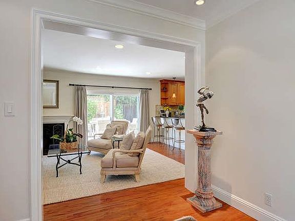 5th image of 141 Piedmont Ct