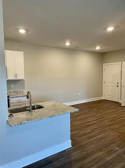 456 English Commons Drive Building A — Photo 32