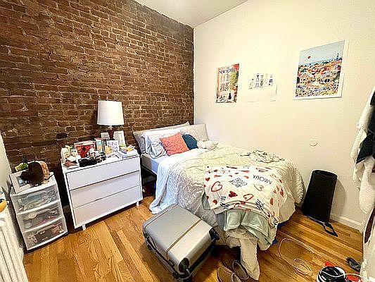 5th image of 262 W 24th St APT 2D