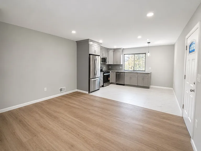 41 Middle Loop Rd #1 — Photo 4