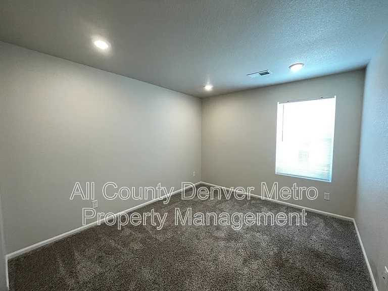 6089 N Liverpool St — Photo 4