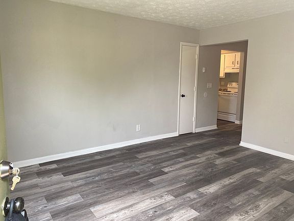 3rd image of 3305 Roosevelt Blvd APT A