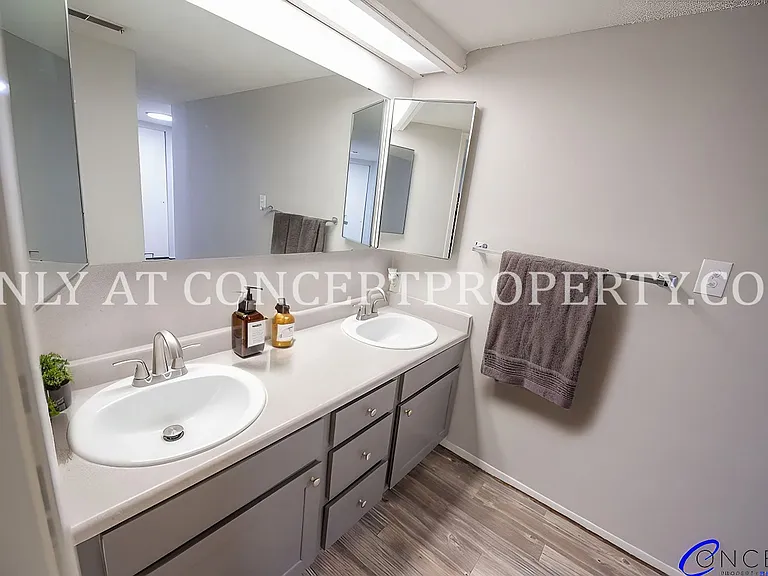 Foothill Terrace — Photo 70