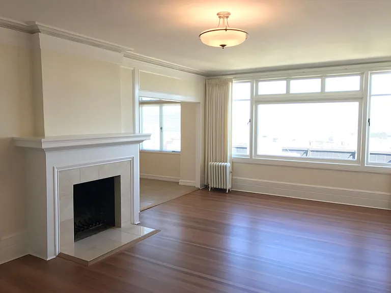 Crestview Apartments — Photo 29