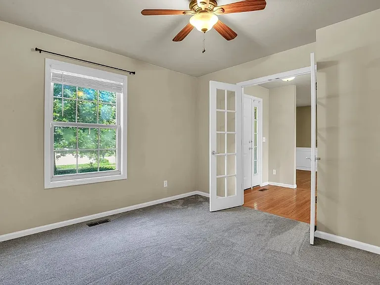 709 Indigo Dr — Photo 18