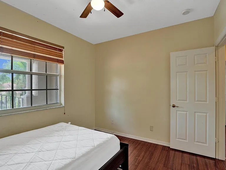 5897 NW 120th Ter — Photo 38
