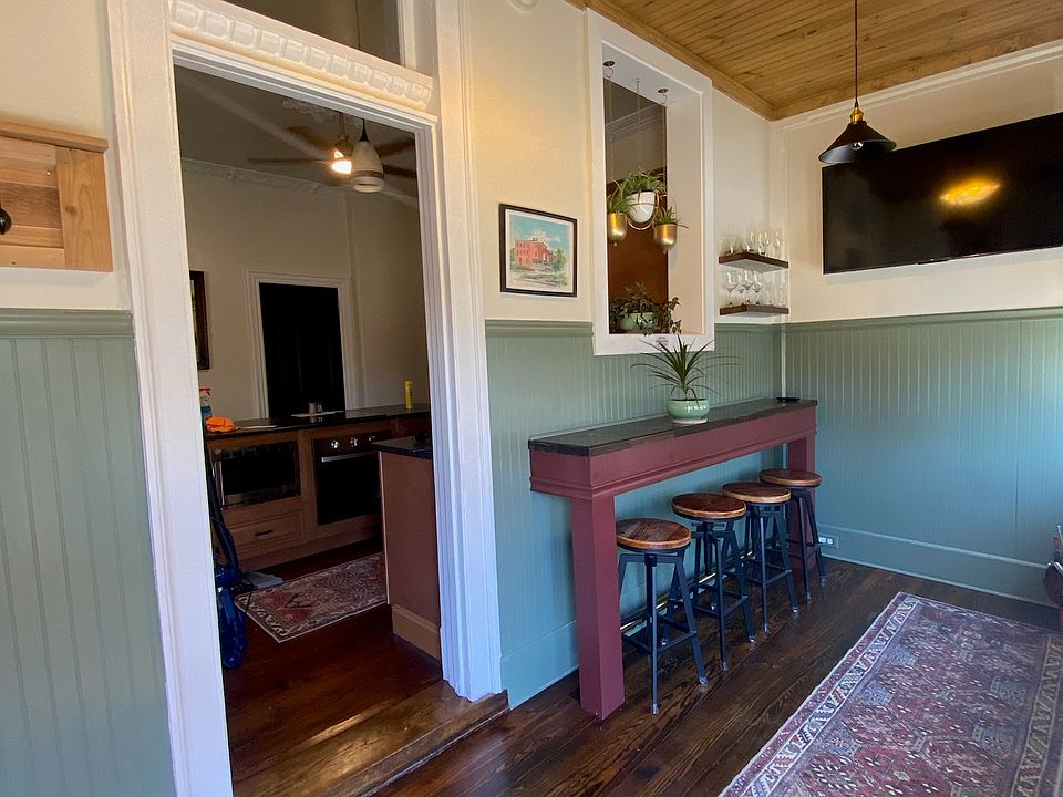 Bar area entering into kitchen