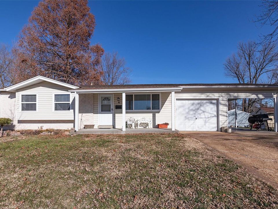 1st image of 4 Cedar Park Dr