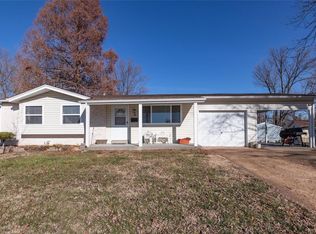 4 Cedar Park Dr, Florissant, MO 63031