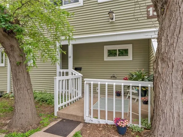 255 N Michigan St APT 82, Lawrence, KS 66044