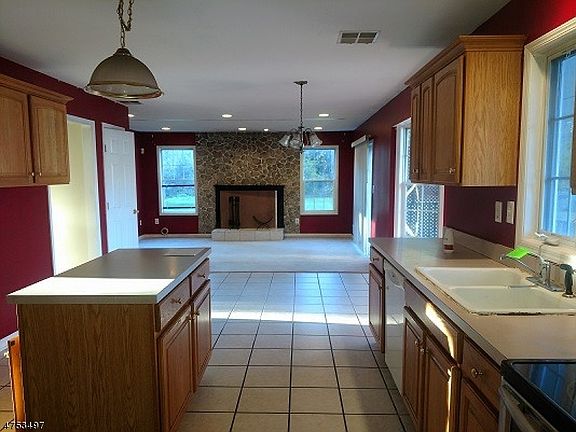 5th image of 14 Hopkins St