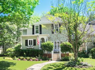 925 Elmwood Ave, Wilmette, IL