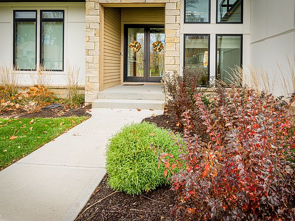 3rd image of 3809 Cherwell Dr