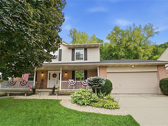 2nd image of 565 Riverbend Ct