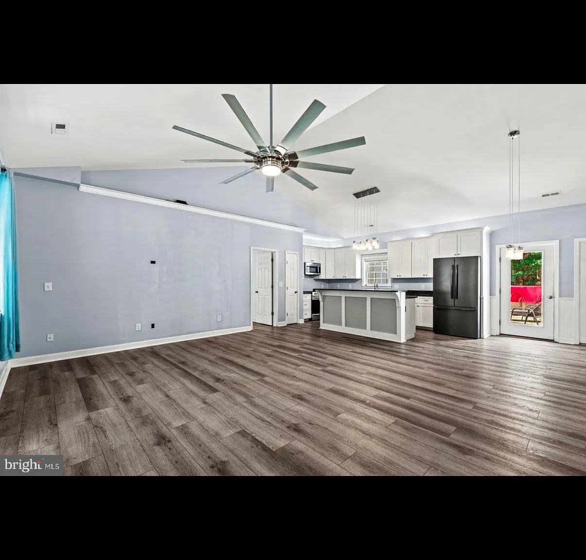 3 bed, 1632 sqft, $2,350 — Photo 4