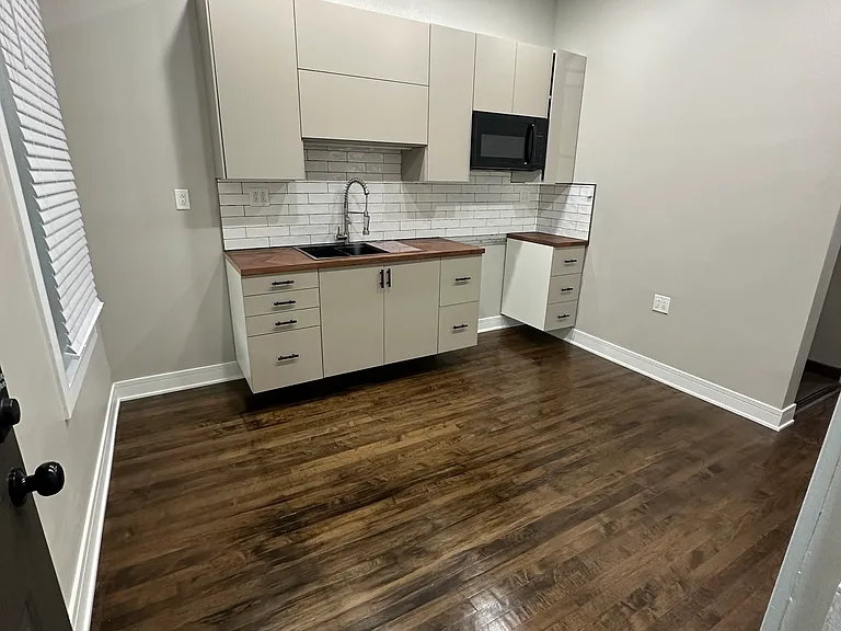 2437 S Kedzie Ave #2 — Photo 3