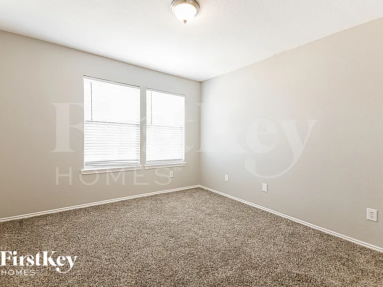1412 Pine Ridge Rd — Photo 15