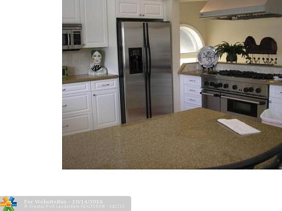 5th image of 3111 NE 26th St