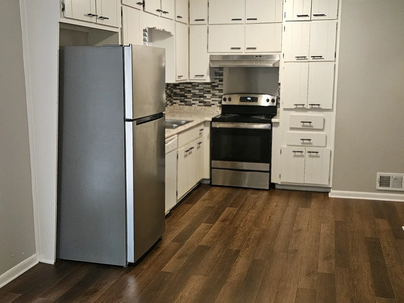 2635 Williamsburg Dr — Photo 2