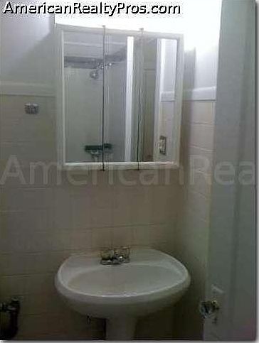 2nd image of 6902 N Lakewood Ave APT 3