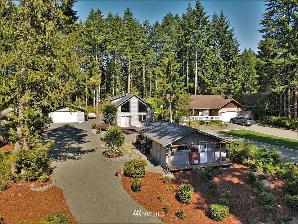 1st image of 140 E Ballantrae Dr
