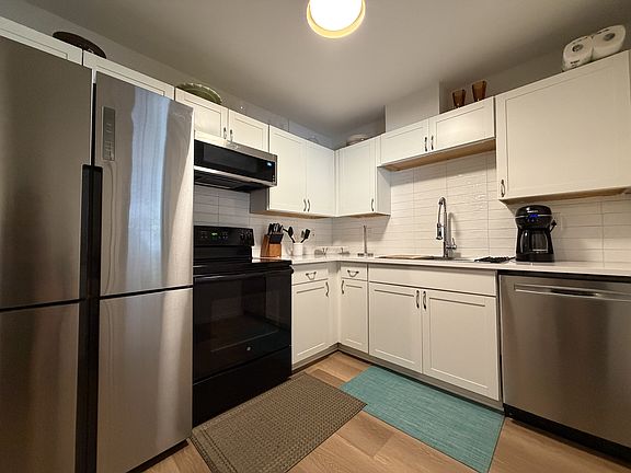 3rd image of 2213 N Crossover Rd #1