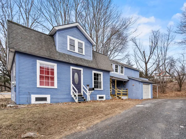 8 Lincoln Street, Dexter, ME 04930