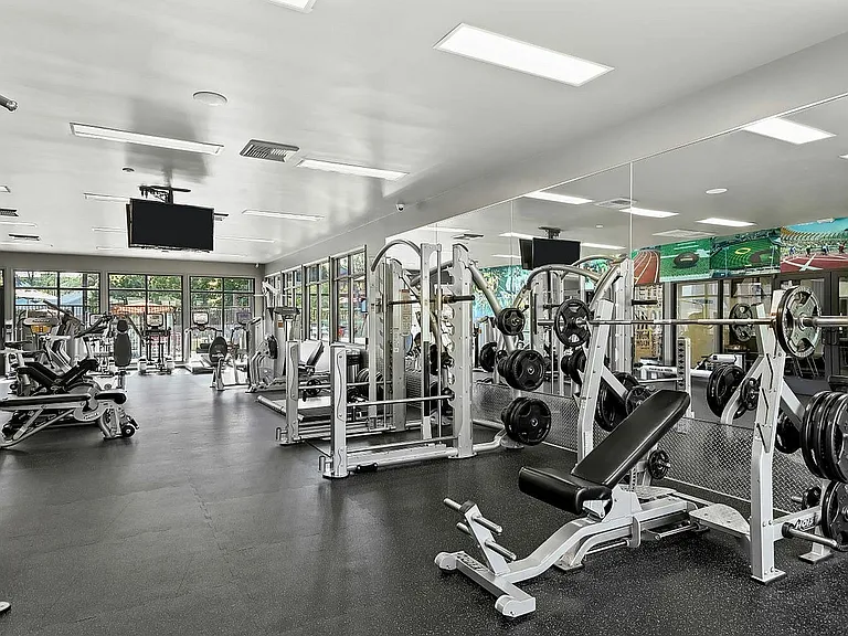 3225 Kinsrow Ave - WEB-29